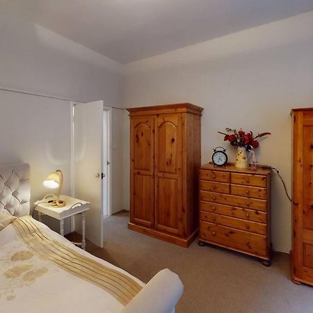 Spacious One Bedroom Flat West Hoathley Luaran gambar